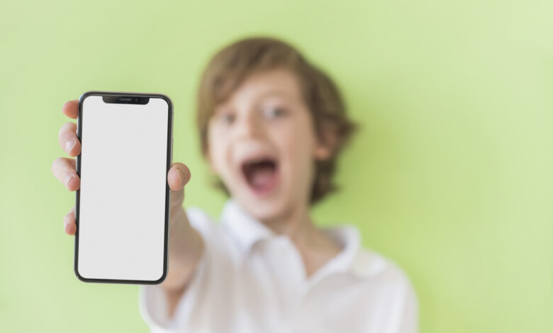 Photo of Kdy dítěti koupit první mobilní telefon?