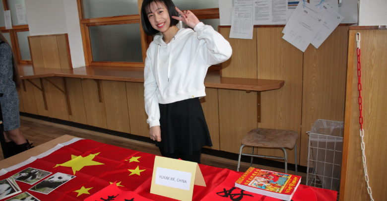 Photo of Na českém školském systému velmi oceňuji, že máte i nějaký volný čas, říká Yuquing Xie z Číny